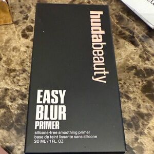 NWT Huda Beauty Easy Blur Primer 1 fl oz